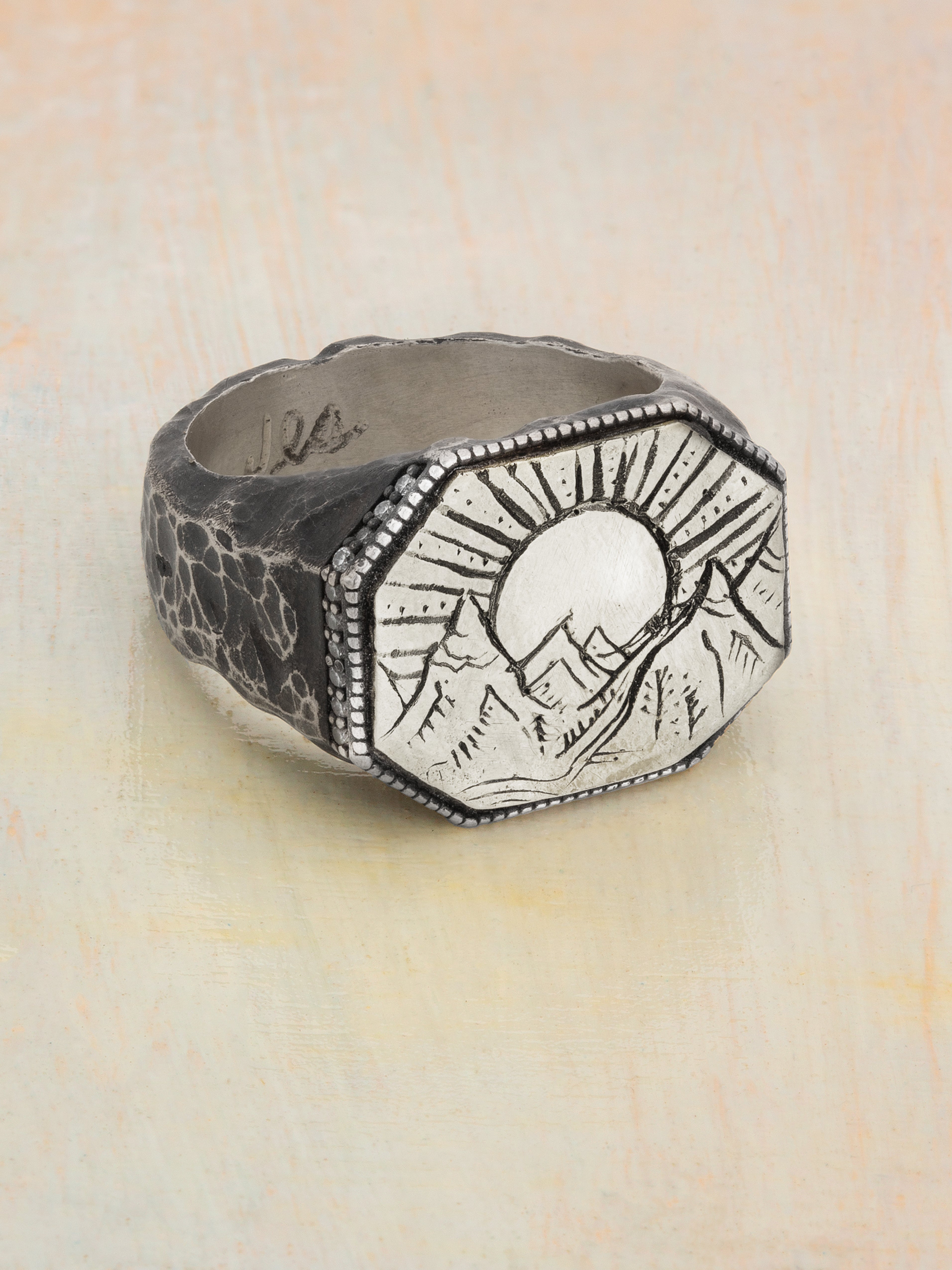 Look to the Horizon Ring