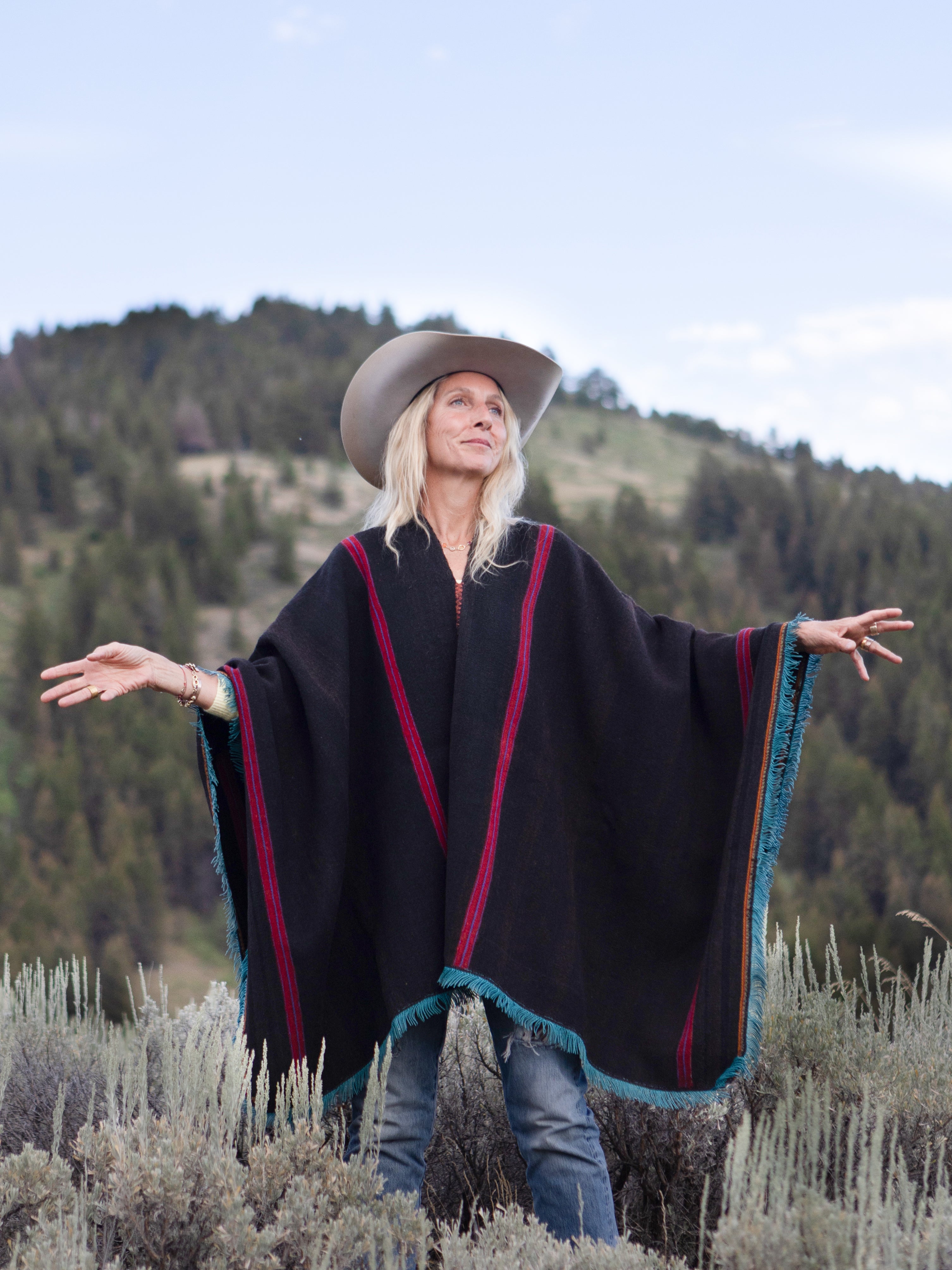 ONE-OF-A-KIND VINTAGE AWAYU PONCHO 1