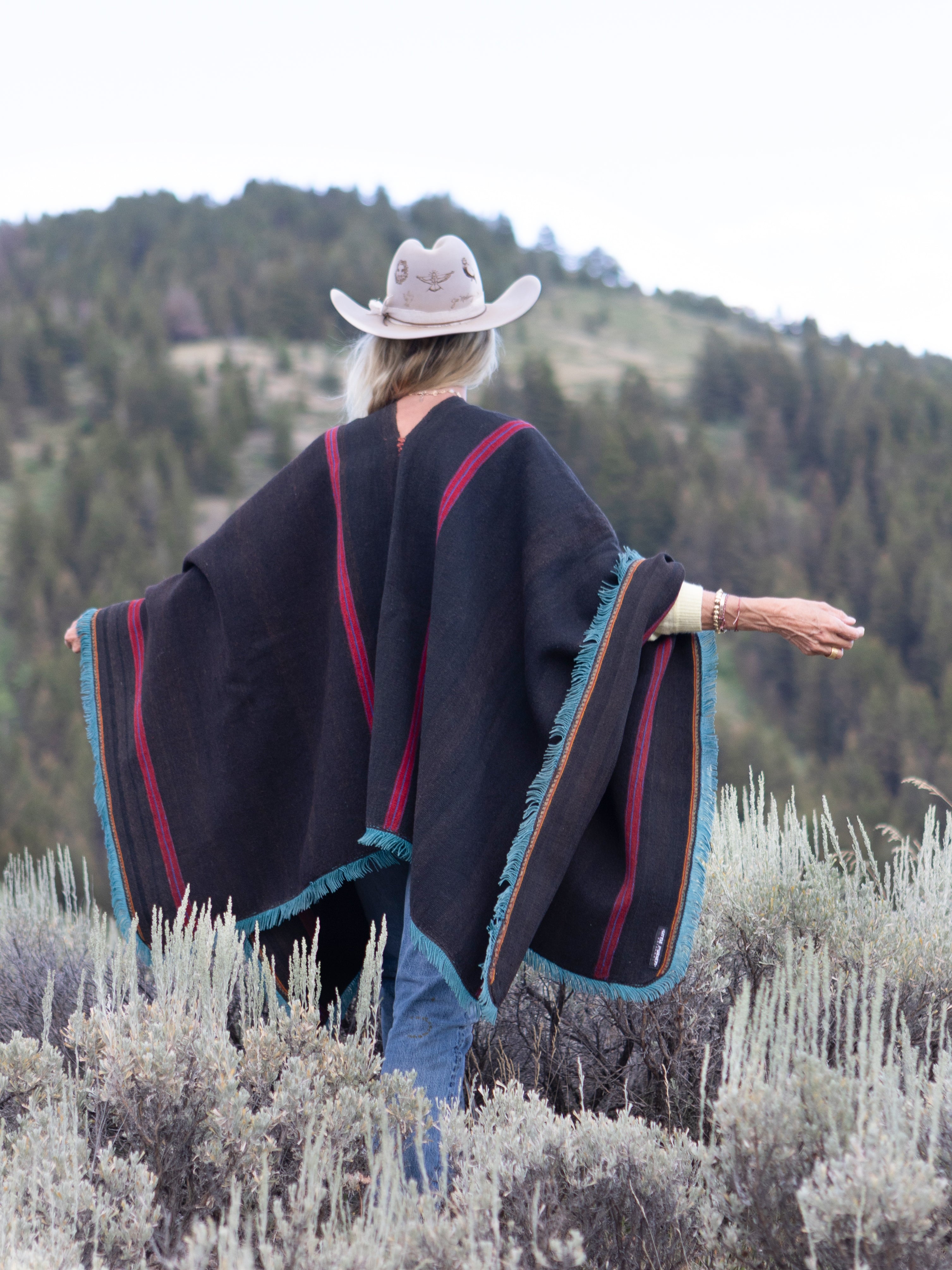 ONE-OF-A-KIND VINTAGE AWAYU PONCHO 1