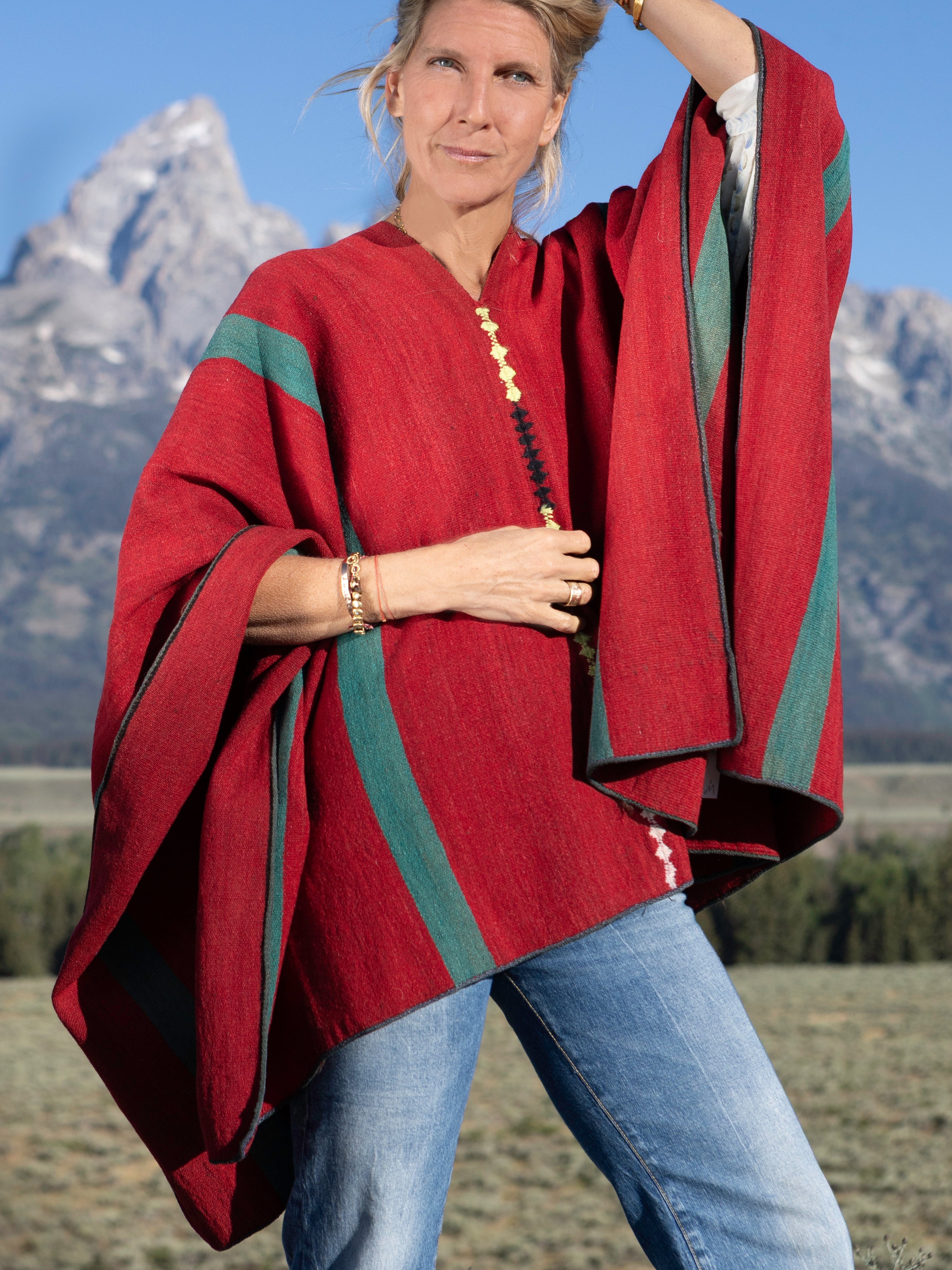 ONE-OF-A-KIND VINTAGE AWAYU PONCHO 3