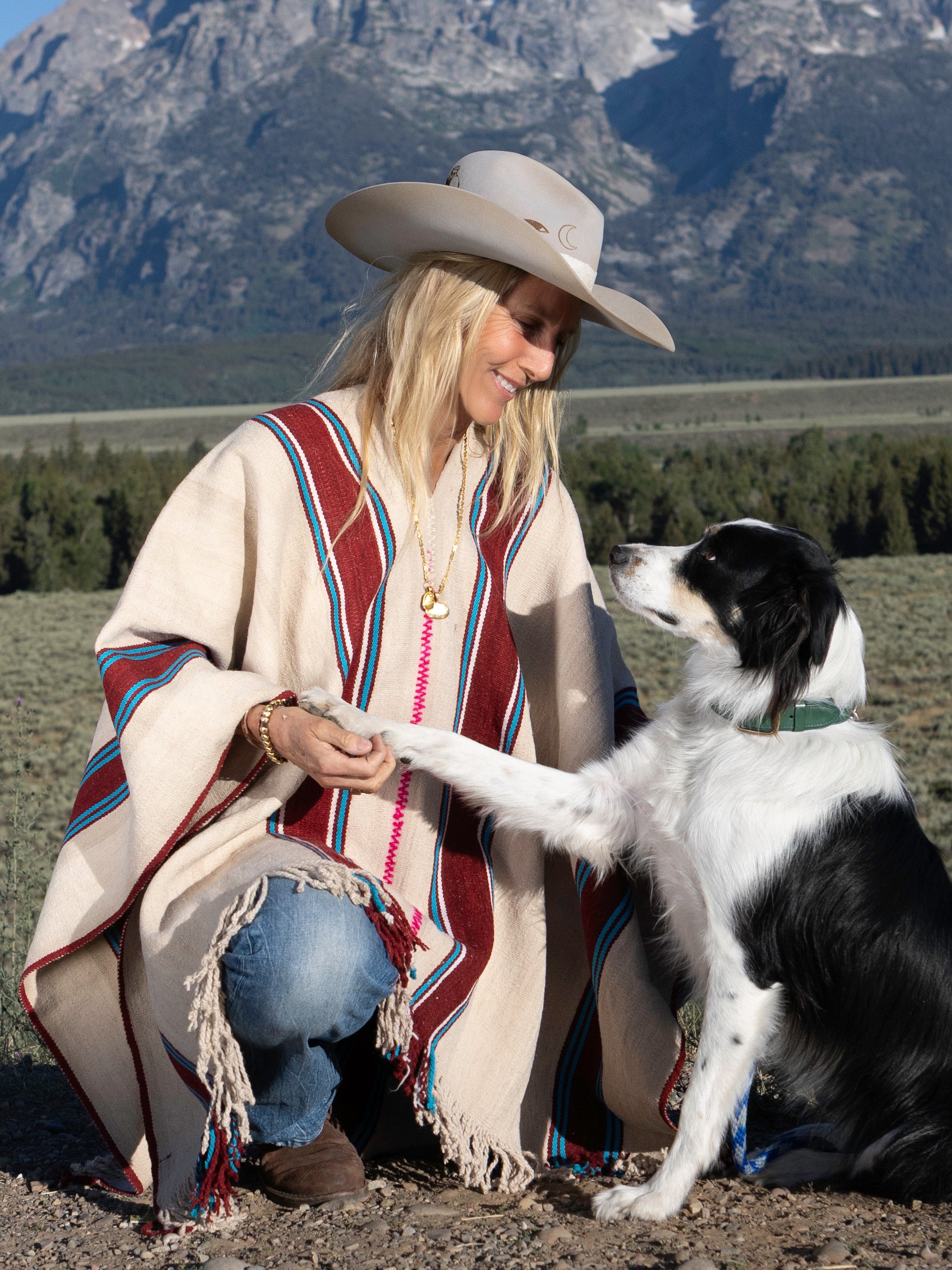 ONE-OF-A-KIND VINTAGE AWAYU PONCHO 5